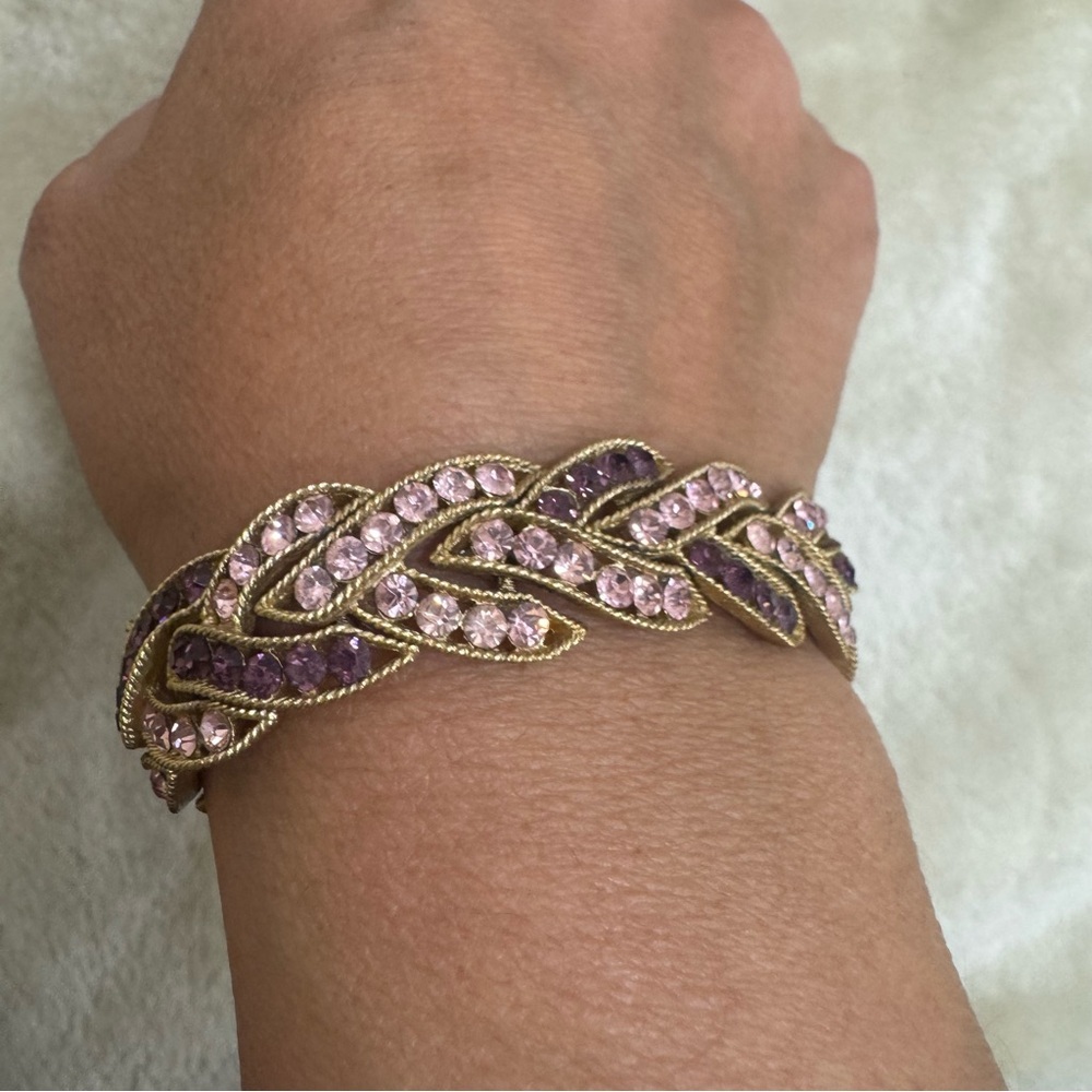 Vintage Crown Trifari Gold tone Pink Purple Rhinestone Bracelet 7” Signed - Picture 6 of 9